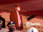 gibran-rakabuming-mengenakan-busana-beskap-jawa-alit.jpg