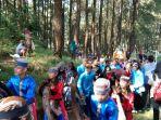 gunungan-hasil-bumi-dan-nasi-megono-saat-tradisi-syawalan.jpg