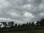 ilustrasi-hujan-disertai-angin-kencang-di-jawa-tengah_20171130_092817.jpg
