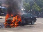 ilustrasi-mobil-terbakar.jpg