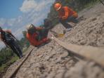 ini-enam-titik-rawan-longsor-di-perlintasan-kereta-api-daop-5-purwokerto_20150710_164511.jpg