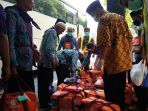 jemaah-haji-kloter-pertama-tiba-di-bandara-adi-soemarmo-7_9_2017_20170907_121910.jpg