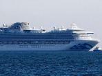kapal-pesiar-diamond-princess-terlihat-berlabuh-di-pelabuhan-yokohama-jepang.jpg