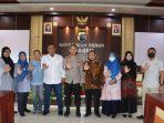 kapolres-sragen-akbp-piter-yanottama-tengah-orangtua.jpg