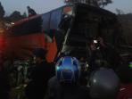 kecelakaan-karambol-di-getasan_20150716_055037.jpg