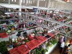 keramaian-penjual-dan-pembeli-di-pasar-manis-purwokerto-selasa-1512019.jpg
