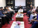 ketua-dprd-kudus-masan-menerima-audiensi-koni-dan-disdikpora-dalam.jpg