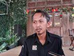 komisioner-divisi-teknis-dan-penyelenggara-kpu-karanganyar-muhammad-maksum.jpg