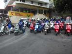 komunitas-kutu-vespa-di-semarang-touring-ke-surabaya.jpg