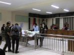 Sidang Dimulai di Pengadilan Tipikor Semarang, Wiwit Hanya Diam dan Tampak Menahan Sakit
