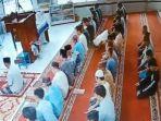 layar-video-jemaah-masjid-meninggal-saat-sujud-salat.jpg