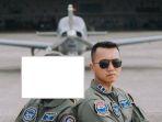 lettu-laut-p-judistira-eka-permady-kanan-berpose-di-depan-pesawat-latih-tni-al.jpg