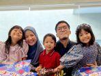 liburan-bareng-desta-panggil-natasha-rizky-dengan-nama-caca-jadi-sorotan-netizen-bukan-abuy-lagi.jpg