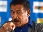 manajer-persib-bandung-umuh-muchtar_20180910_195441.jpg