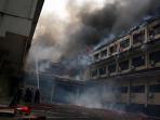 mapolda-jateng-terbakar-video_20151005_220501.jpg