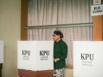 nakan-hak-pilihnya-di-TPS-09-Ban.jpg