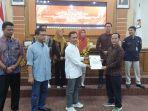 para-Ris-Andy-Kusuma-menyerahkan-Daftar.jpg