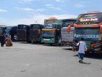 parkiran-bus-makam-sunan-kalijaga-demak.jpg
