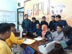 partai-golongan-karya-golkar-saat-mendaftarkan-bakal-calegnya.jpg