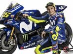 pebalap-tim-movistar-yamaha-valentino-rossi-bersama-motor-yamaha-m1-2018_20180315_104943.jpg