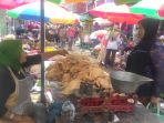 pedagang-daging-ayam-broiler-di-salatiga_20170625_092819.jpg