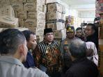 pedagang-melakukan-penanahan-distribusi-minyakita.jpg