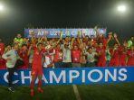 pelatih-timnas-u-22-indra-sjafri-kedelapan-kiri-bersama-menteri.jpg