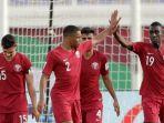 pemain-kelahiran-sudan-almoez-ali-19-disambut-para-pemain-timnas-qatar.jpg