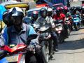 pemudik-naik-motor-padati-jalur-cirebon.jpg
