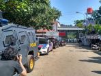 pengamanan-di-dermaga-wijaya-pura-cilacap_20180510_142343.jpg