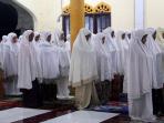 pengikut-tarekat-syattariah_20160605_080920.jpg