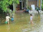 pengungsi-banjir-sayung3.jpg