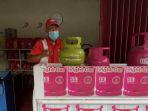 penjual-tabung-gas-di-kios-spbu-pertamina-demak-kota-jalan-sultan-fatah-kabupaten-demak.jpg