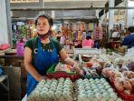penjual-telur-di-Pasar-Peterongan-Kota-Semarang.jpg