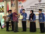 perwakilan-Pegawai-Negeri-Sipil-Pemkab-Tegal-menerima-SK-kenaikan-pangkat.jpg