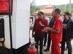 pj-bupati-jepara-edy-supriyanta-mengecek-spbu-di-karimunjawa.jpg