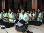 polwan-polwan-cantik-polres-kebumen-ini-ternyata-fasih-salawatan-dan-hadroh_20161202_190537.jpg