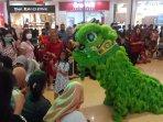 Event Mal Bergeliat, Mal Ciputra Semarang Pukau Pengunjung dengan Penampilan Barongsai