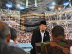 rektor-undip-titip-doa-kepada-22-calon-jemaah-haji-asal-undip_20180710_194921.jpg