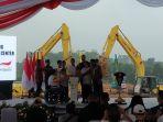 residen-Joko-Widodo-groundbreaking-paralympic-training-center.jpg