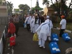 rombongan-jemaah-haji-tiba-di-jepara_20180918_225717.jpg