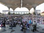 salat-id-di-masjid-agung-jawa-tengah_20160706_074500.jpg