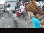sebanyak-15-orang-komunitas-angklung-aremba-galang-dana-musibah-palu_20181005_204934.jpg