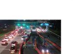 sejumlah-kendaraan-melintas-di-gerbang-tol-colomadu-kabupaten-karanganyar.jpg