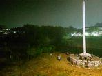 sejumlah-warga-memadati-tugu-suharto-saat-malam-satu-suro.jpg
