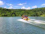 sejumlah-wisatawan-menikmati-bentang-alam-waduk-jatibarang-kota-semarang.jpg