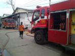 sembilan-mobil-damkar-dikerahkan-ke-terboyo.jpg