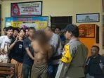 seorang-pria-yang-terpergok-hendak-mencuri-motor-milik-warga.jpg