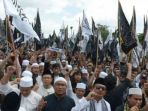 simpatisan-hizbut-tahrir-indonesia-berdemonstrasi-mendukung-rizieq-shihab_20170719_212607.jpg