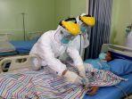 simulasi-penanganan-penderita-virus-corona-di-rsud-loekmono-hadi-kabupaten-kudus-sabtu-122020.jpg